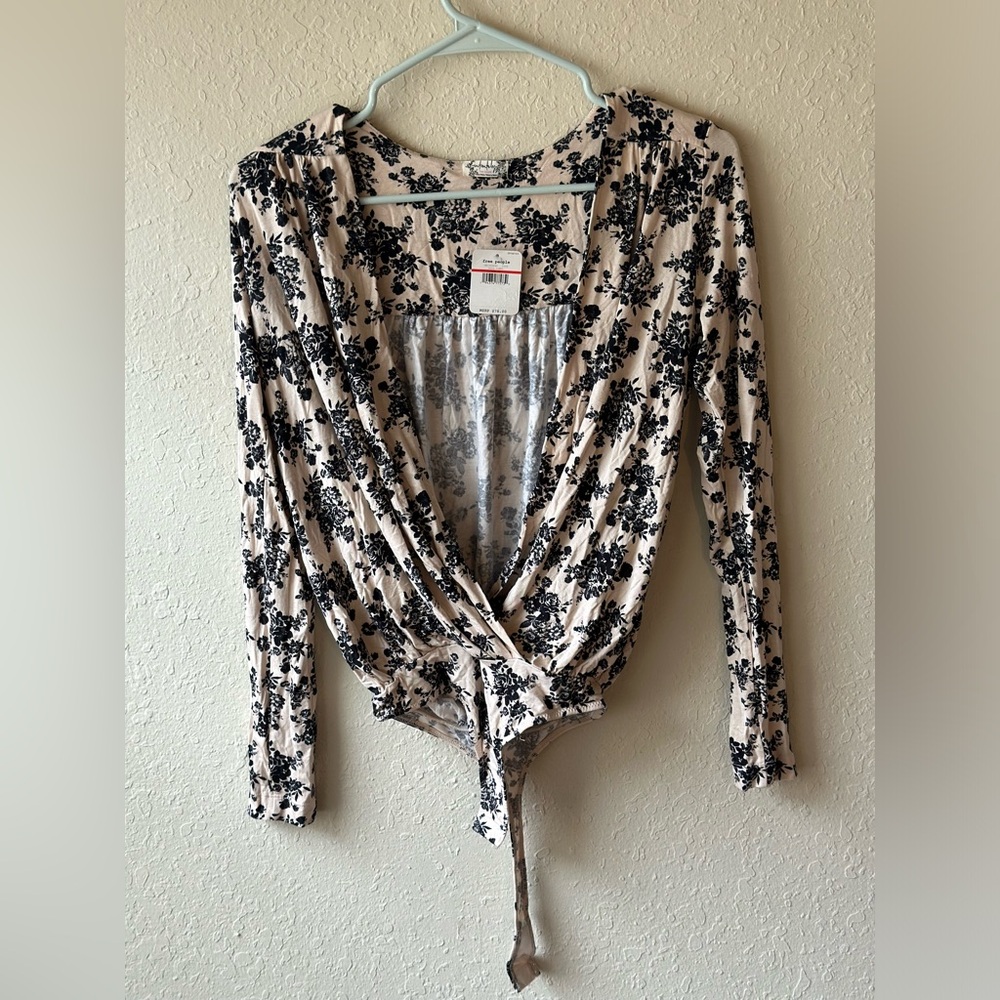 FREE PEOPLE Floral Printed Turnt Long Sleeve Bodysuit In Ecru Combo Size XS New